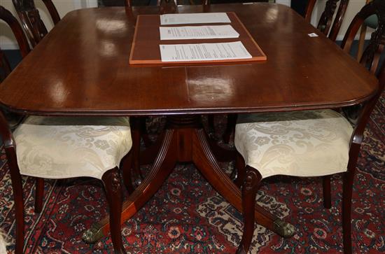Regency mahogany breakfast table, W153cm
